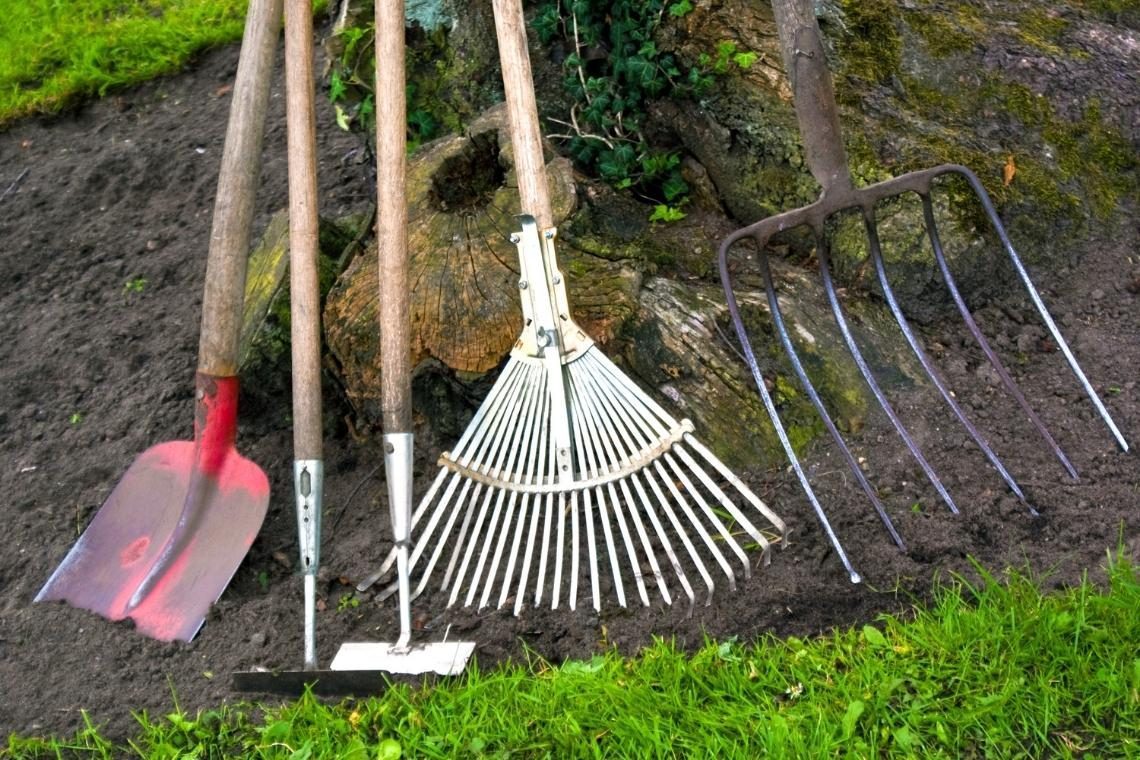 Na Goriškem poskus uboja z vrtnim orodjem