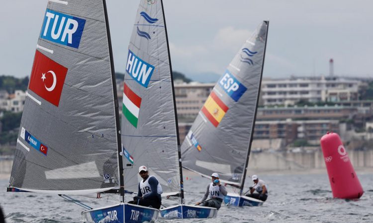 Jadralca Tina Mrak in Jakob Božič na EP v regati za medalje