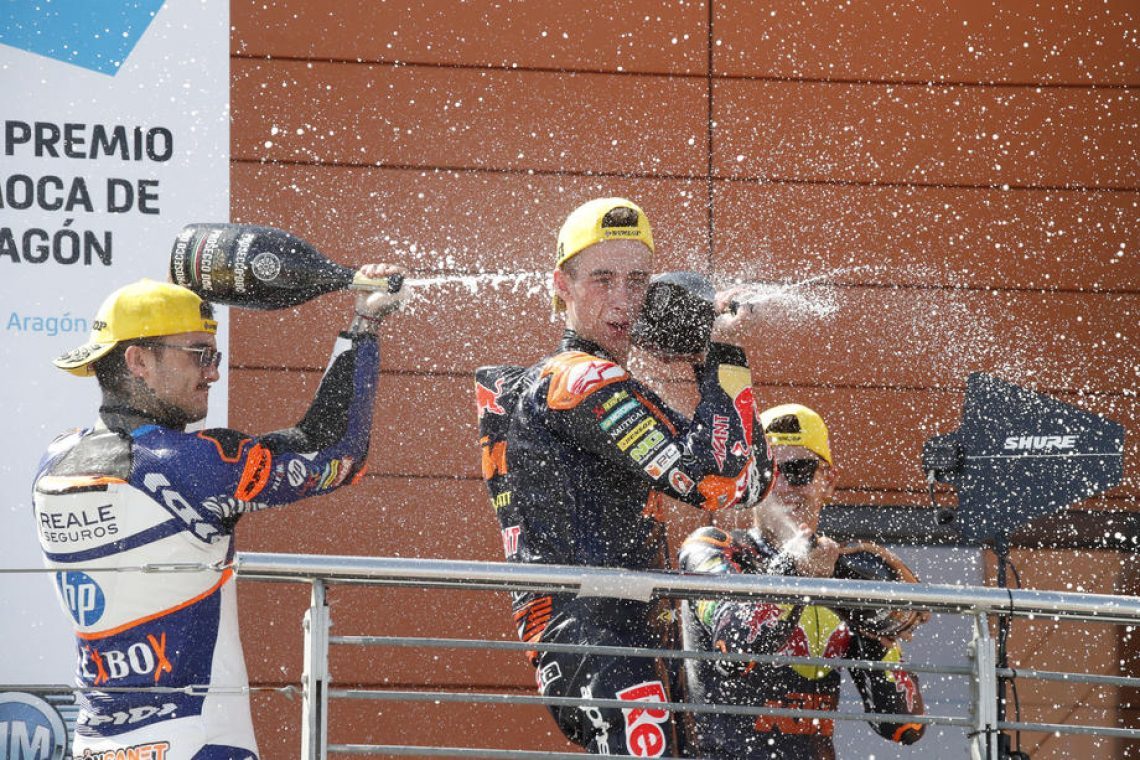 V moto2 v Aragoniji trojna španska zmaga