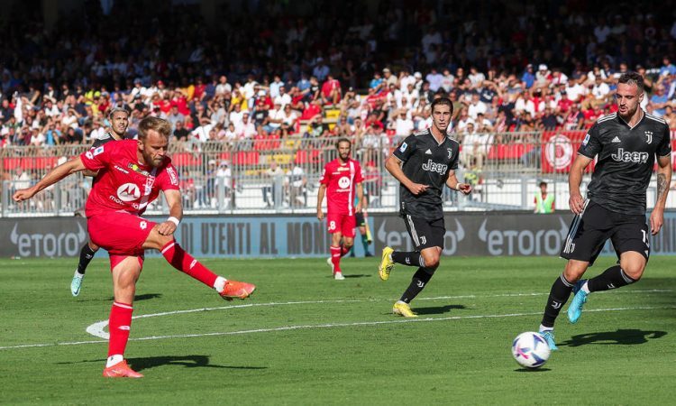 Monza za prvo zmago v sezoni premagala Juventus, Udinese boljši od Interja