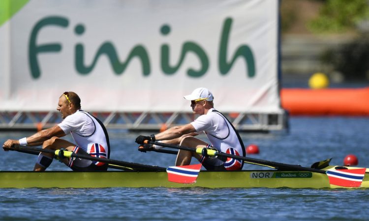 Olimpijski prvak vesla zamenjal za tekaške palice
