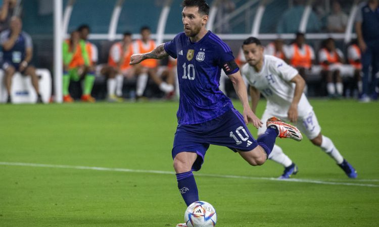 Zmagi Argentine z dvema goloma Messija in Brazilije z dvema zadetkoma Richarlisona