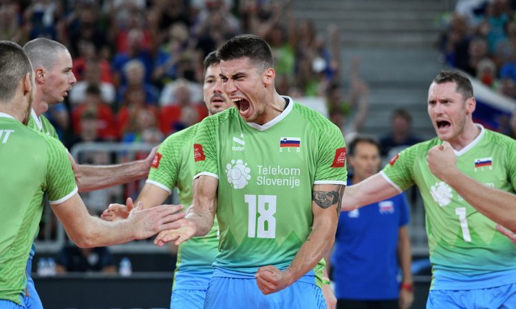 V tujih prvenstvih vrsta reprezentantov