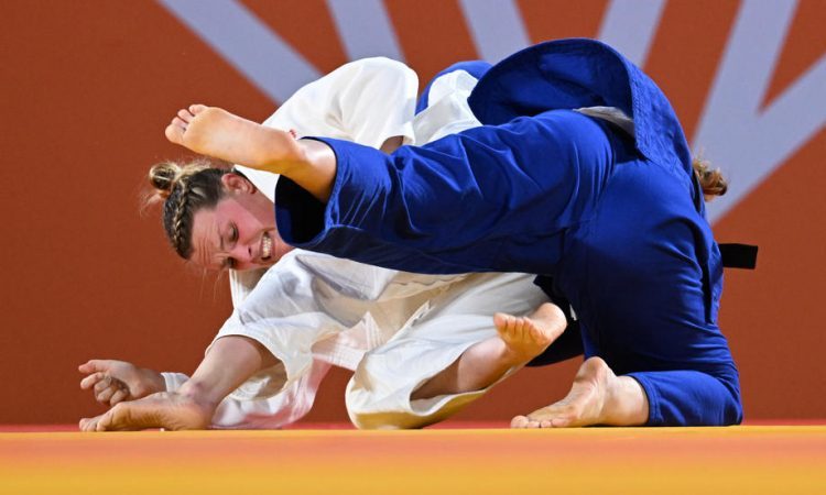 Velika tekmica judoistke Trstenjakove odslej tudi v muzeju lutk