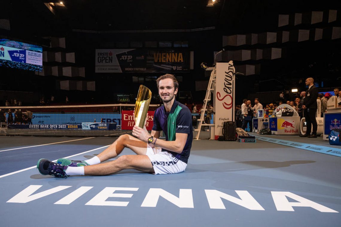 Medvedjev v finalu Dunaja ugnal Shapovalova