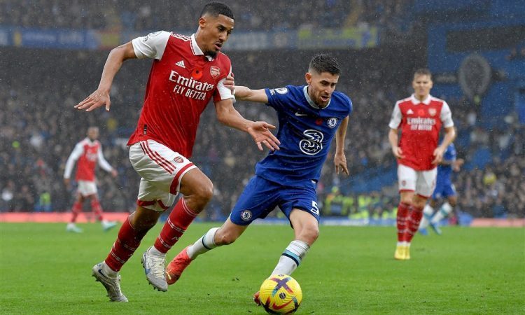 Arsenal po zmagi proti Chelseaju znova na vrh