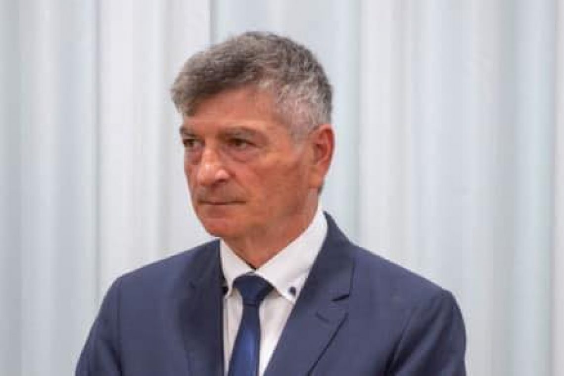 Država začela izplačevanje covidnih dodatkov za dijake in študente prostovoljce