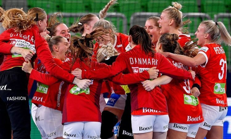 Danske rokometašice prizadejale Norvežankam prvi poraz, Slovenke osme