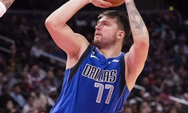 Boston zmagal kljub 42 točkam Dončića