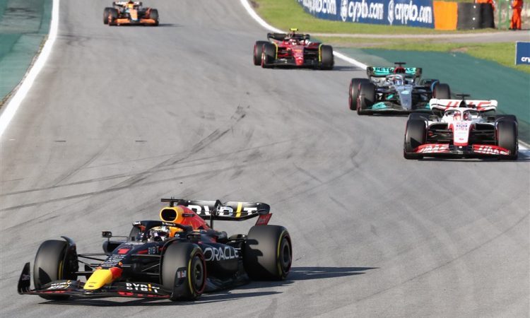 Formula 1 bo omejila politična sporočila voznikov