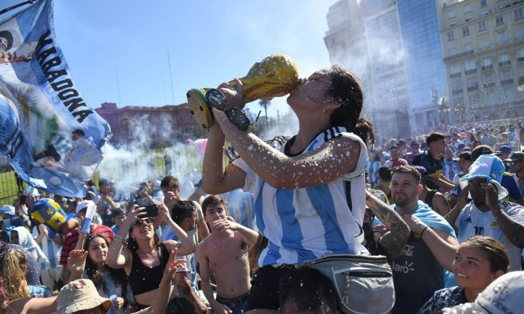Argentinci zbirajo podpise, da Francija neha jokati