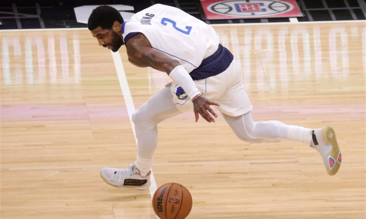 Dallas izgubil kljub 26 točkam Irvinga v zadnji četrtini
