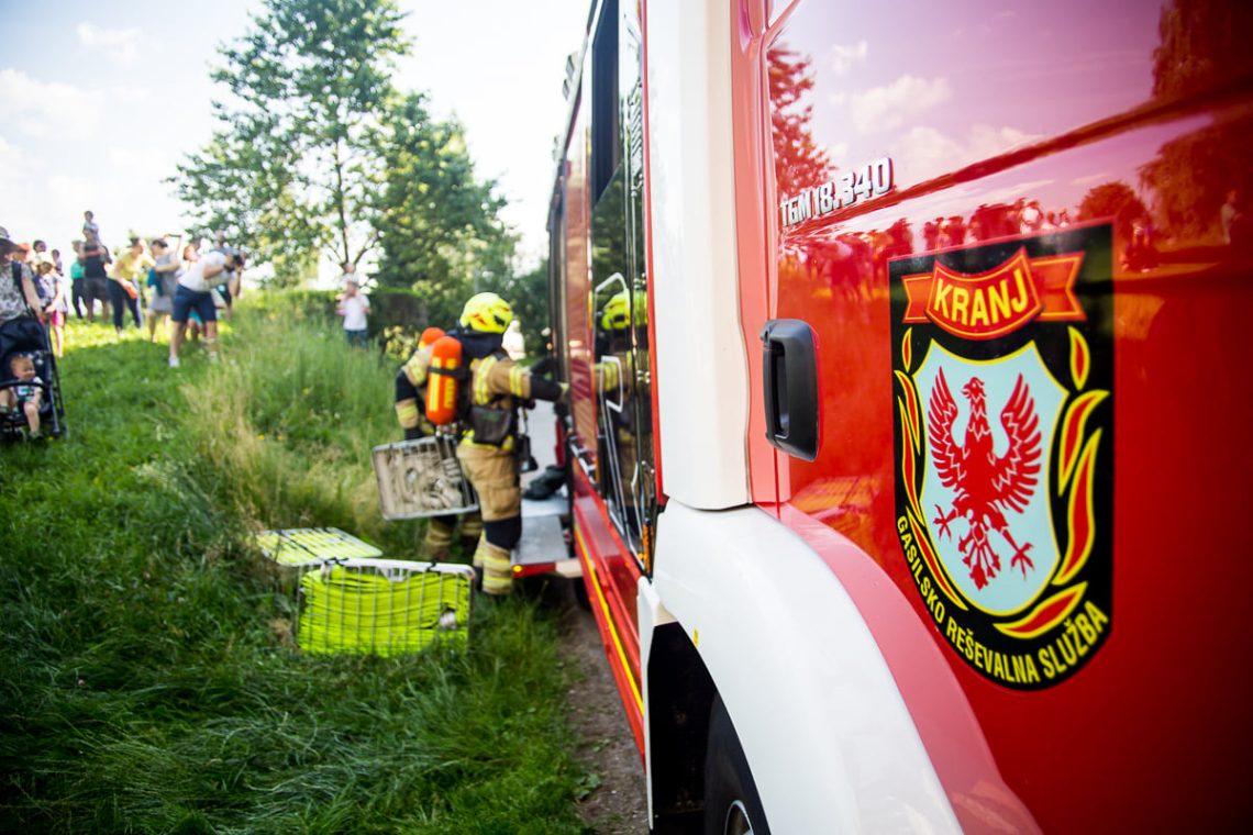 Poklicni gasilci na shodu v Ljubljani glasno izrazili nezadovoljstvo zaradi nizkih plač