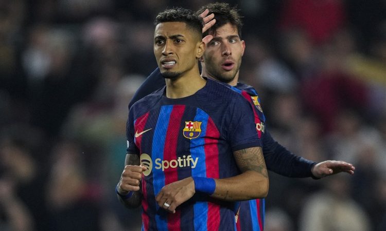 Barcelona se sooča z vse več vprašanji glede plačil vodji sodnikov