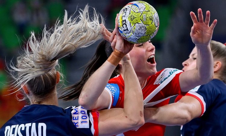 Slovenke na prvi tekmi s Slovaško do visoke zmage