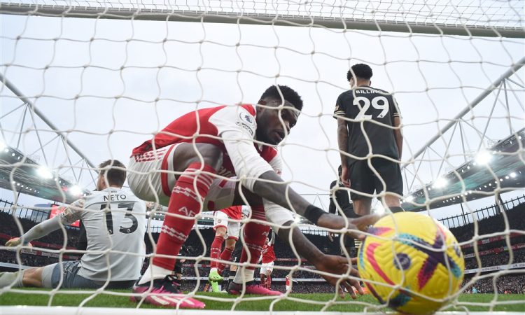 Arsenal v sedmi minuti sodniškega dodatka do zmage 