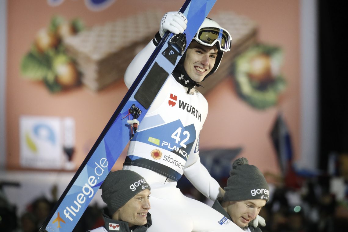 Skakalci pred domačimi navijači v Planici pozlatili Oberstdorf 2021