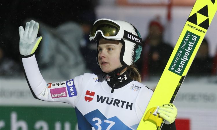 Klinec s tretjim mestom v Lillehammerju potrdila vodstvo na turneji Raw Air