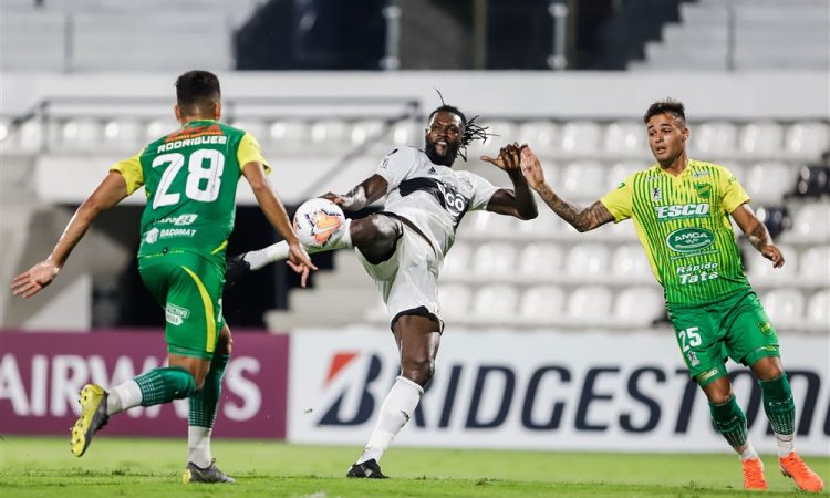 Adebayor končuje športno pot