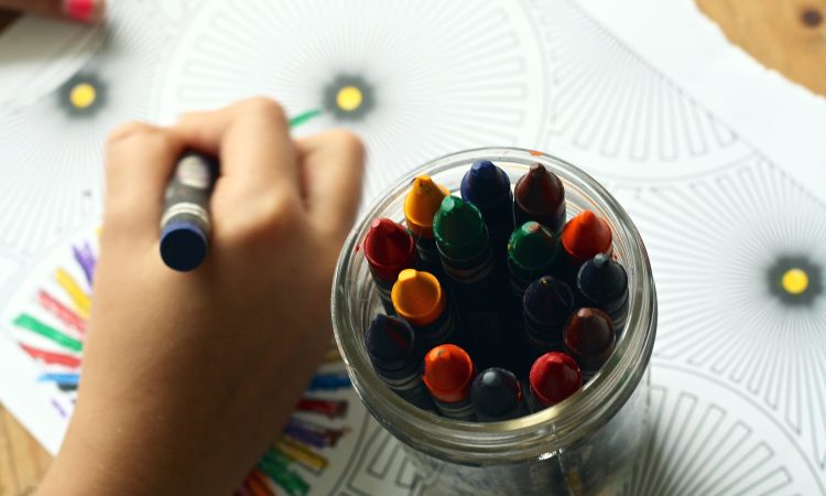 Ministrstvo razpisuje 250 pripravniških mest za vrtce in šole v šolskem letu 2023-2024