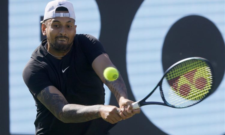 Kyrgios neuspešen ob vrnitvi na igrišča 