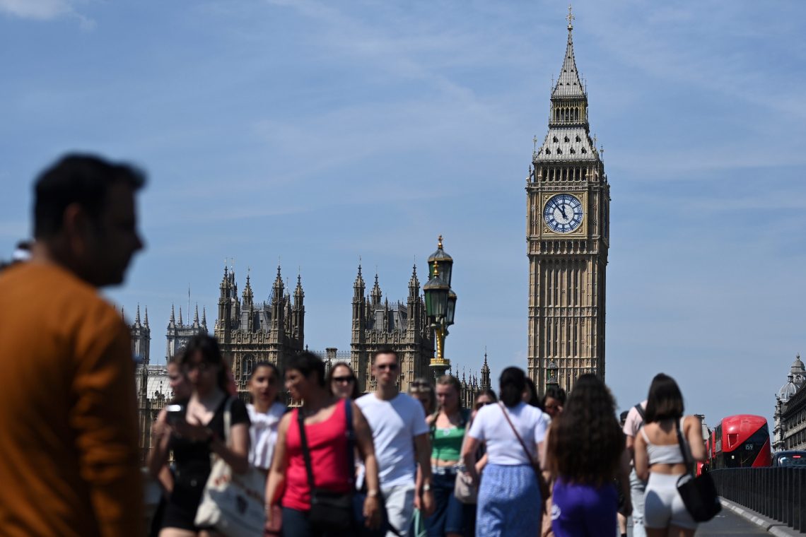 V Londonu danes vojaška parada ob praznovanju kraljevega rojstnega dne