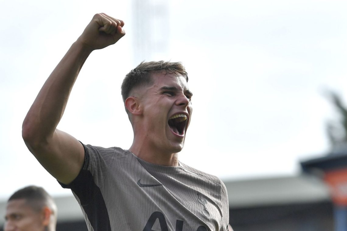Tottenham vsaj za en dan na vrh angleške lige