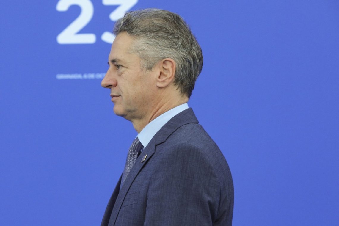 Premier Golob v DZ posredoval odstopno izjavo ministrice za javno upravo Sanje Ajanović Hovnik