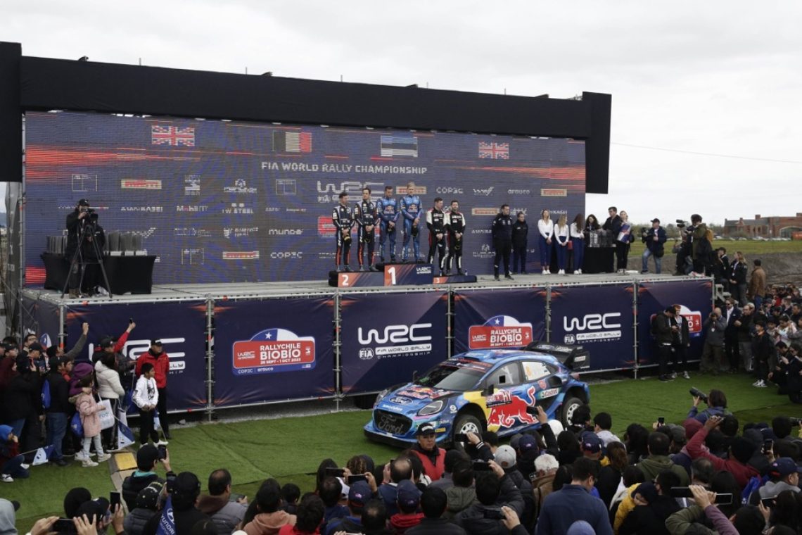 Neuville vodi, Rovanperä povsem blizu naslovu, Evans odstopil