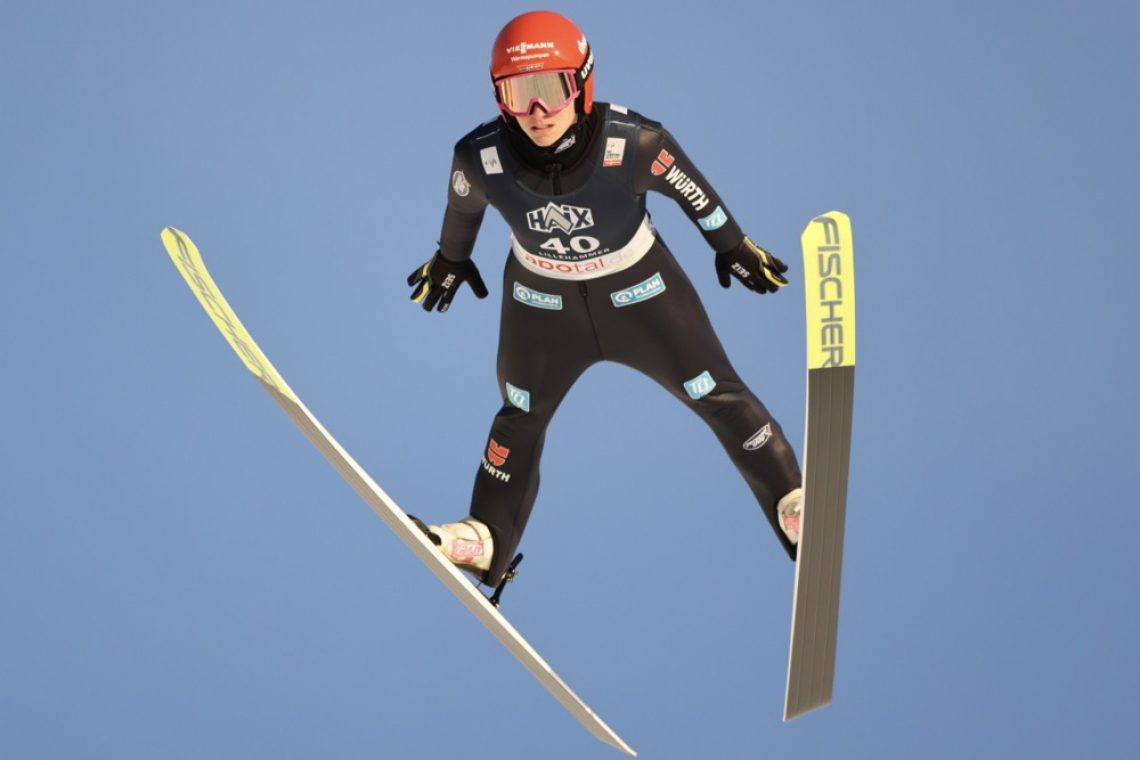 Spet trojna zmaga norveških kombinatork, Pavec 16.