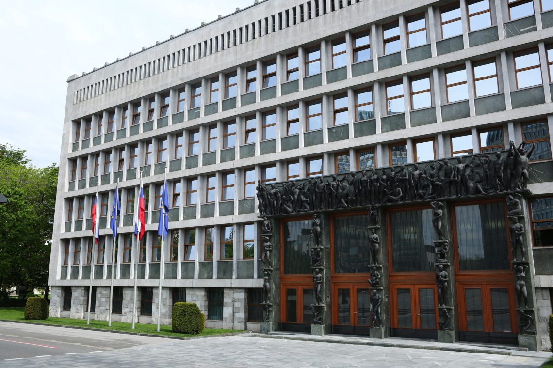 Kandidatu za ministra za javno upravo Francu Propsu zelena luč pristojnega parlamentarnega odbora