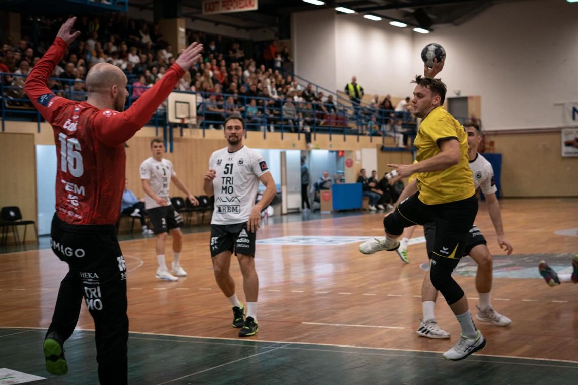 Rokometaši trebanjskega Trima so doma premagali Riko Ribnico s 40:31
