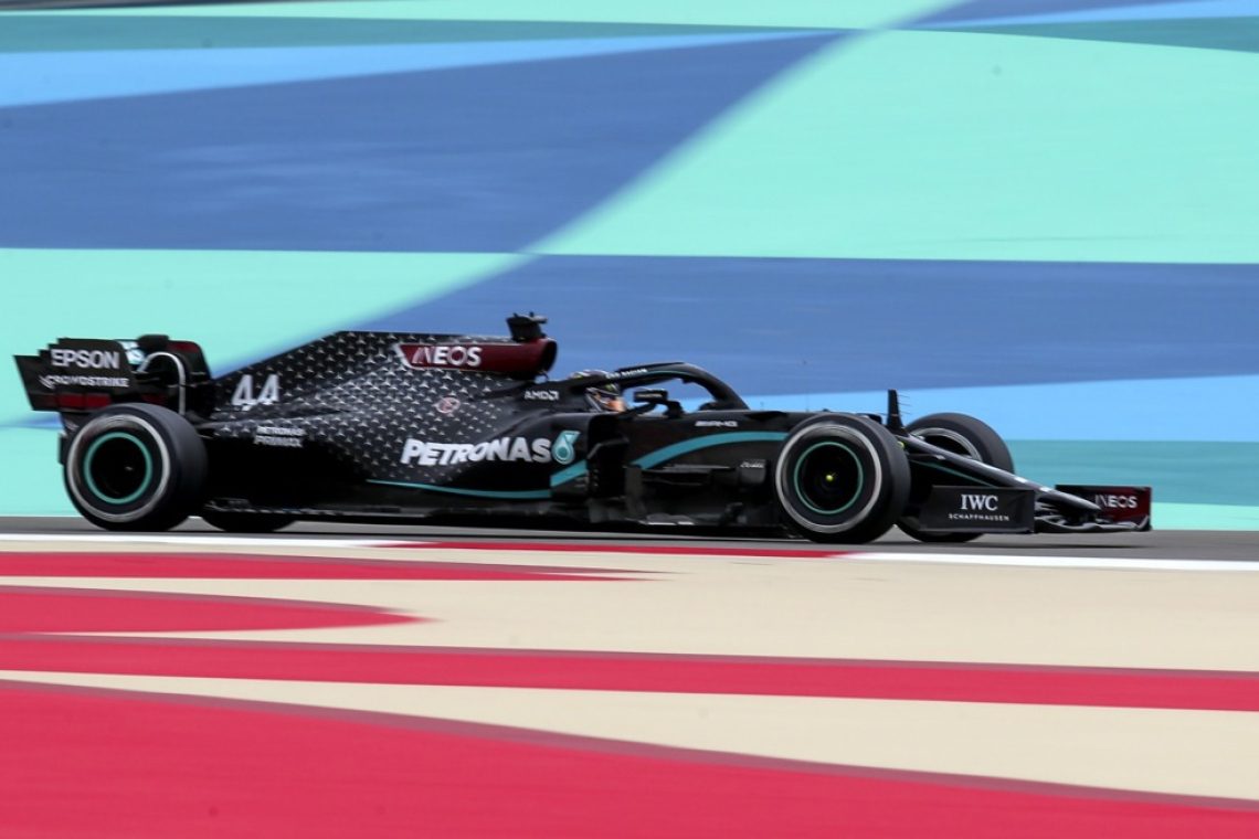 Hamilton zadnjo sezono z Mercedesom v prenovljenem dirkalniku