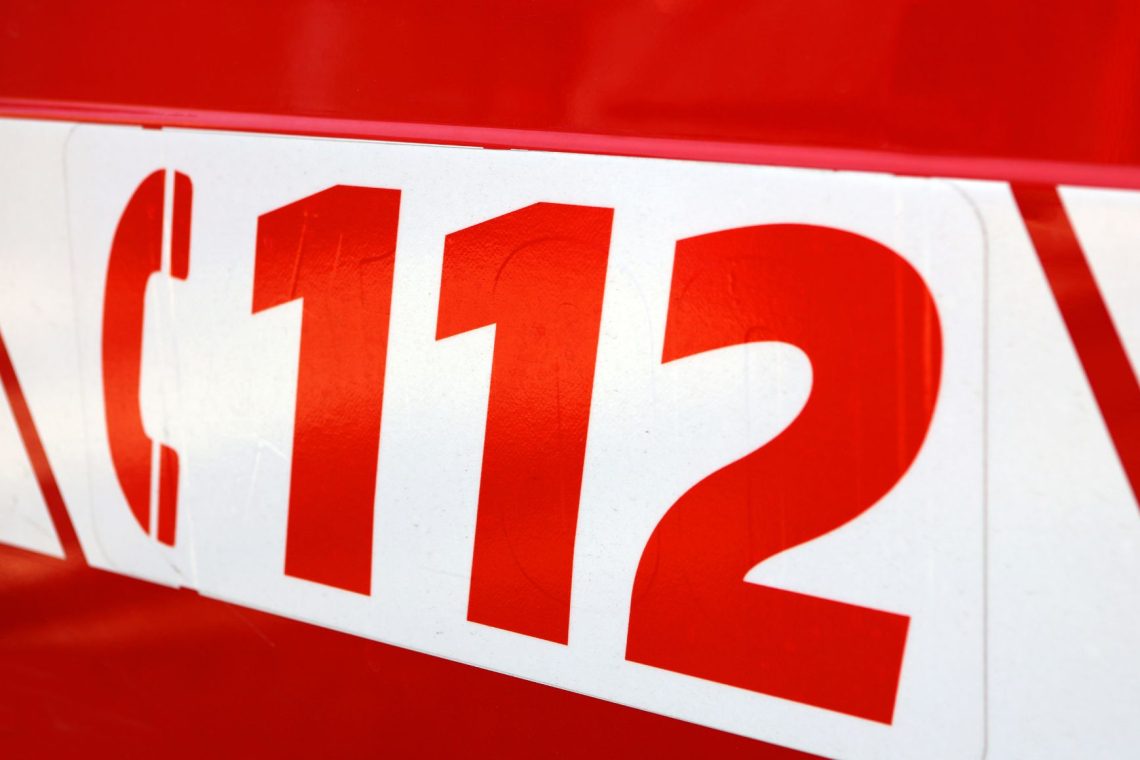 Nadaljujejo se pogajanja med stavkajočimi operaterji številke 112 in vladno stranjo