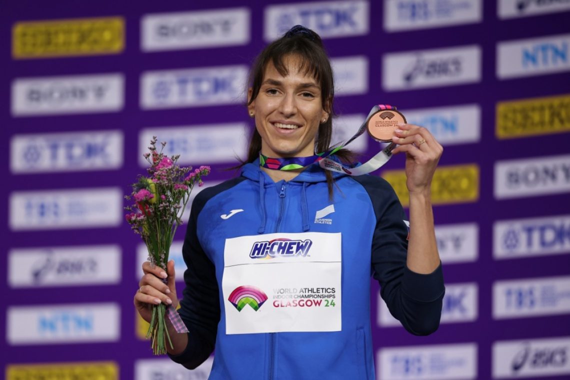 Apostolovski s sedmim slovenskim odličjem na dvoranskih SP