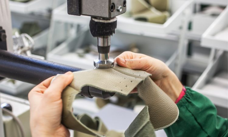 Alpina bo število zaposlenih v Žireh zmanjšala za 60