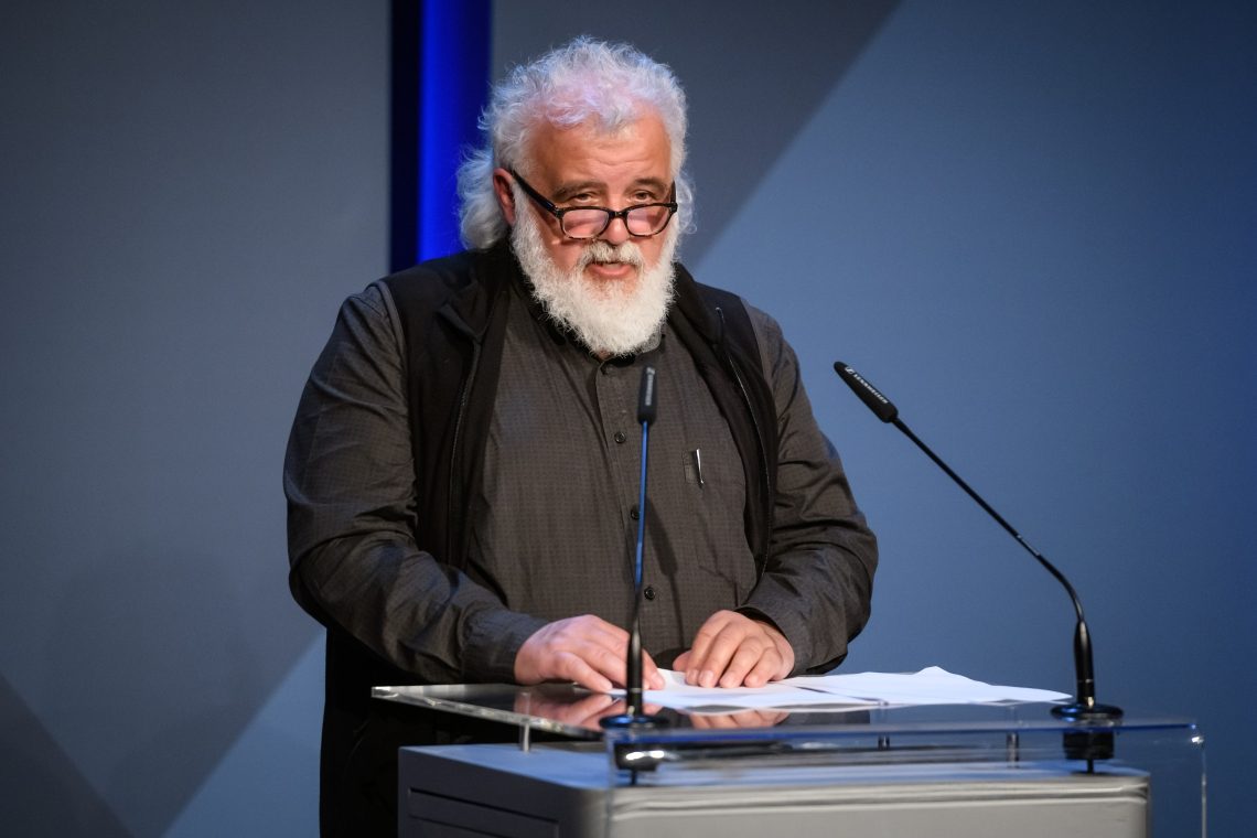 Višje sodišče potrdilo, da bo NIJZ moral plačati 40.000 evrov kazni
