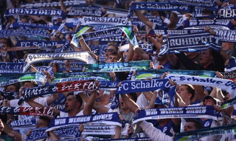 Po tekmi Schalkeja in nizozemske Brede spopad 300 navijačev