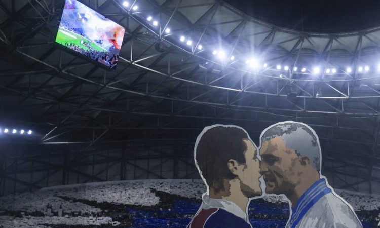 PSG zaradi homofobnih izpadov navijačev kazen zaprtja tribune