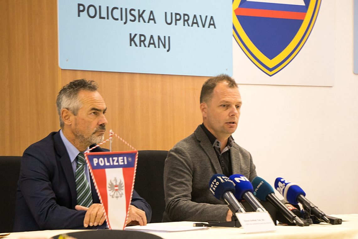 Storilec femicida na Brniku prijet v Avstriji, zdaj čaka na izročitev Sloveniji