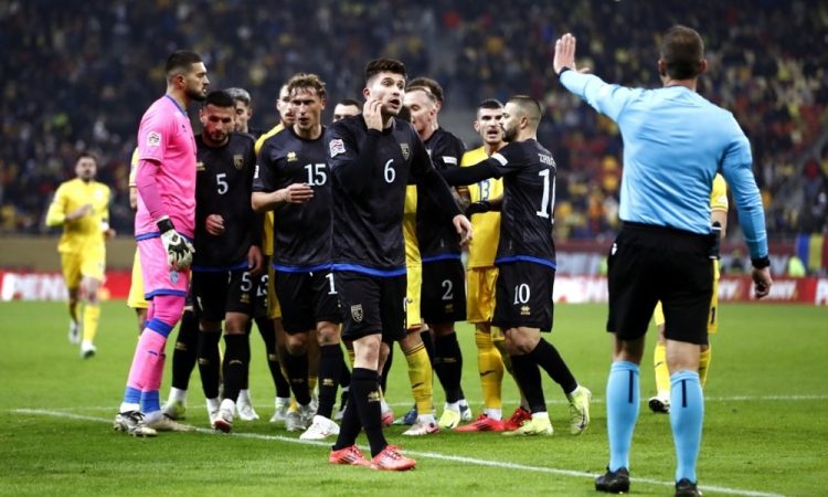 Igralci Kosova zapustili tekmo v Bukarešti pred zadnjim žvižgom