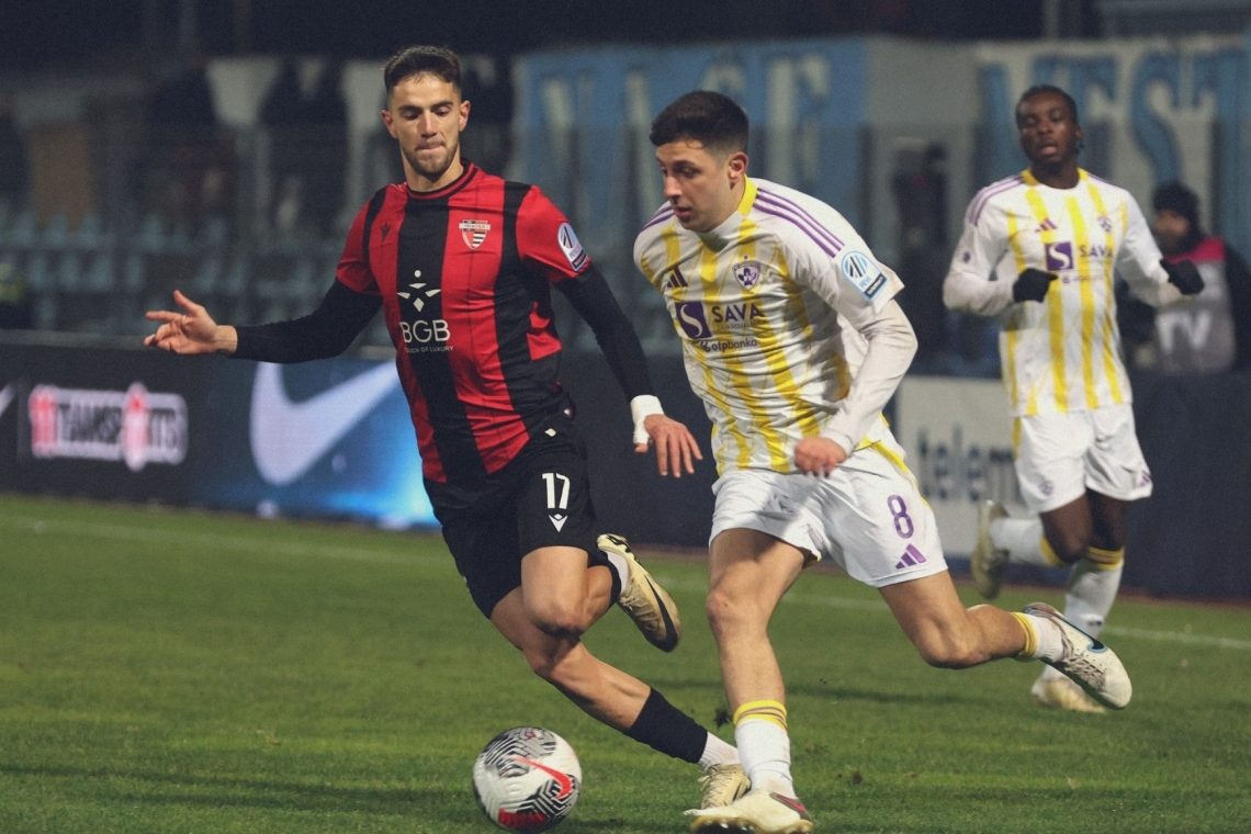 Nogometaši Primorja so premagali Maribor z 2:0