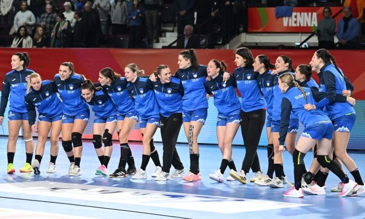 Slovenke proti Švicarkam naskakujejo prvo zmago v drugem delu EP