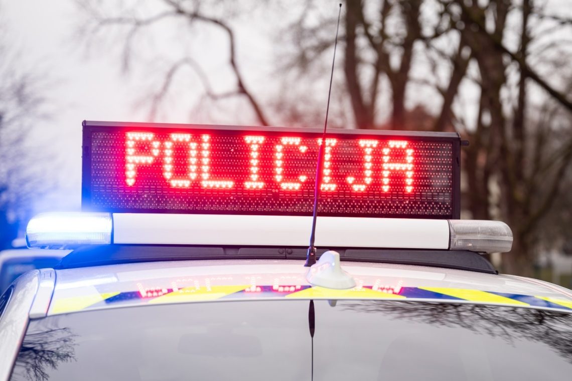 Policisti v Šentjerneju ukrepali zaradi množične kršitve javnega reda