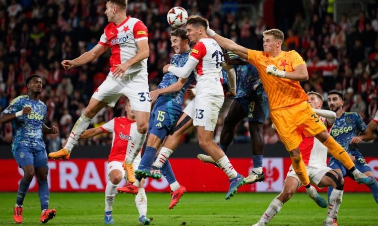 Tottenham pripeljal vratarja, Palmeiras pa krilna igralca
