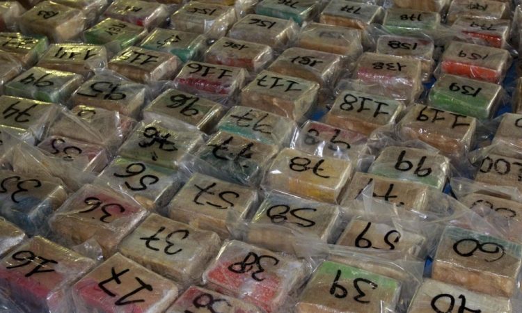 Policija v Španiji preprečila tihotapljenje 1,2 tone kokaina, aretirali devet članov Balkanskega kartela