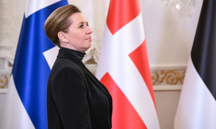 Danska premierka: Grenlandija mora sama odločiti o svoji neodvisnosti