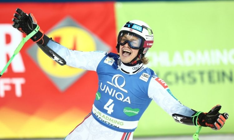 Steen Olsen najhitrejši pod žarometi, Kranjec sedmi