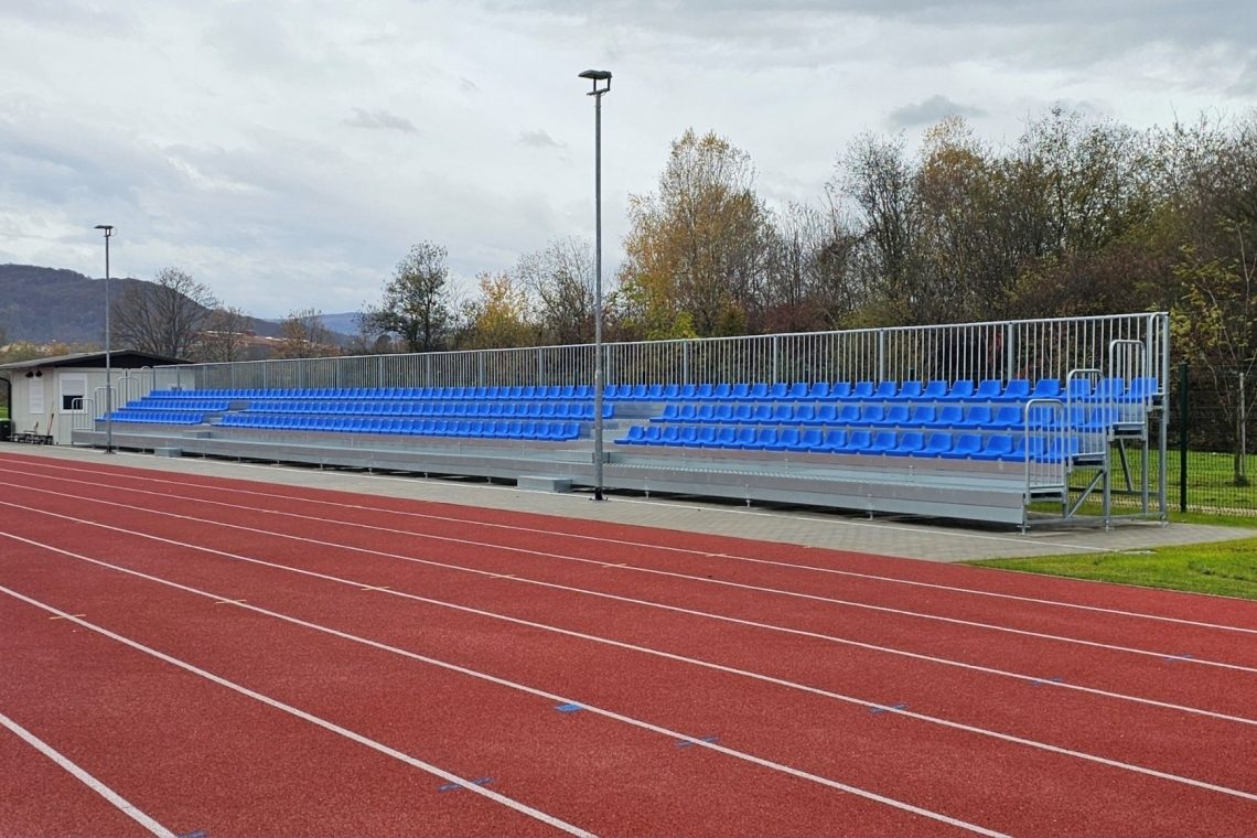 Atletski stadion Brežice dobil nove tribune in zaključil prenovo