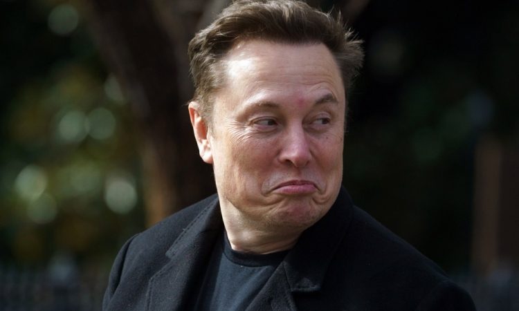 Musk predstavil najnovejšo različico svojega klepetalnega robota